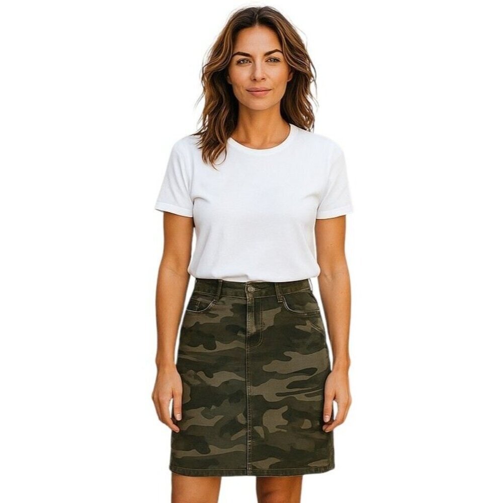 D  Jeans Modern Fit Camo Stretch Skirt Size 4 NEW Mini Style 5 Pocket Casual